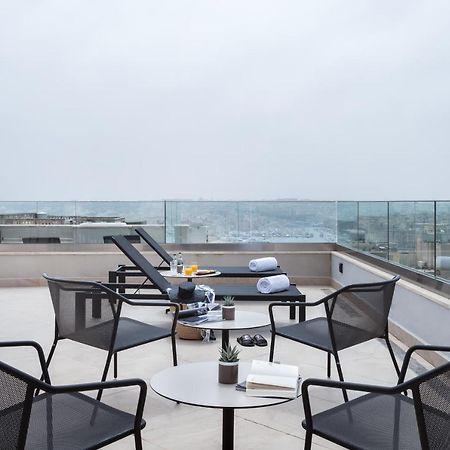 Hôtel One One Two à La Valette Extérieur photo